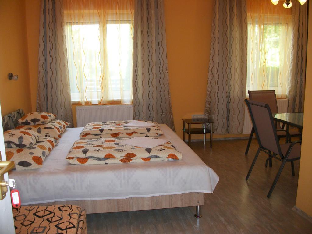 Eden Ii. Hotel Miskolc Exterior photo