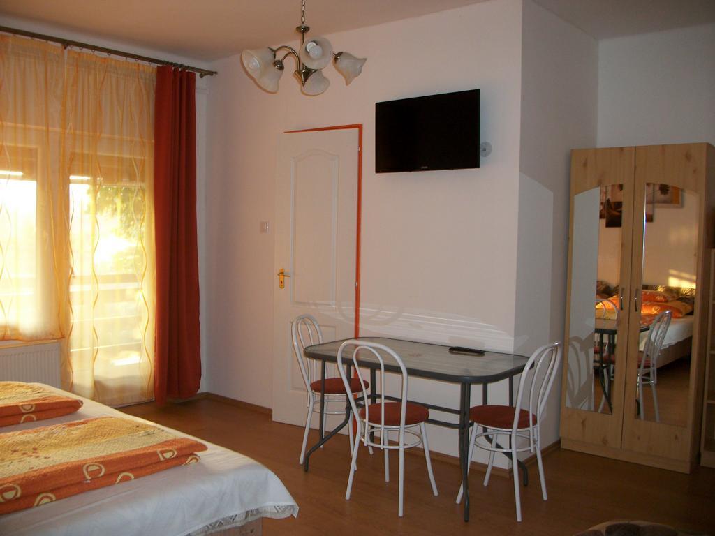 Eden Ii. Hotel Miskolc Exterior photo