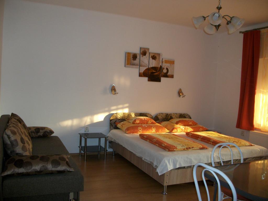 Eden Ii. Hotel Miskolc Exterior photo
