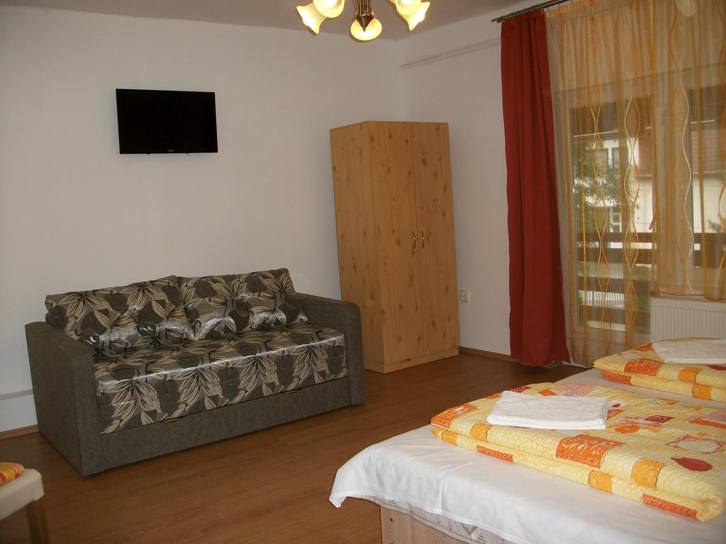 Eden Ii. Hotel Miskolc Exterior photo