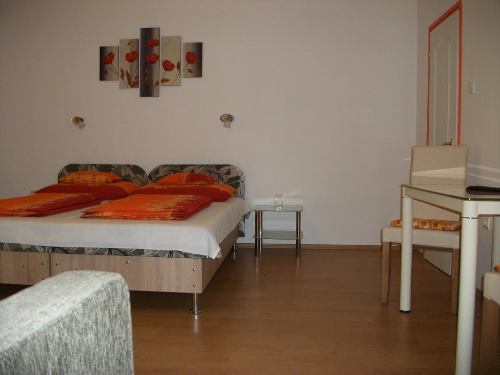 Eden Ii. Hotel Miskolc Exterior photo