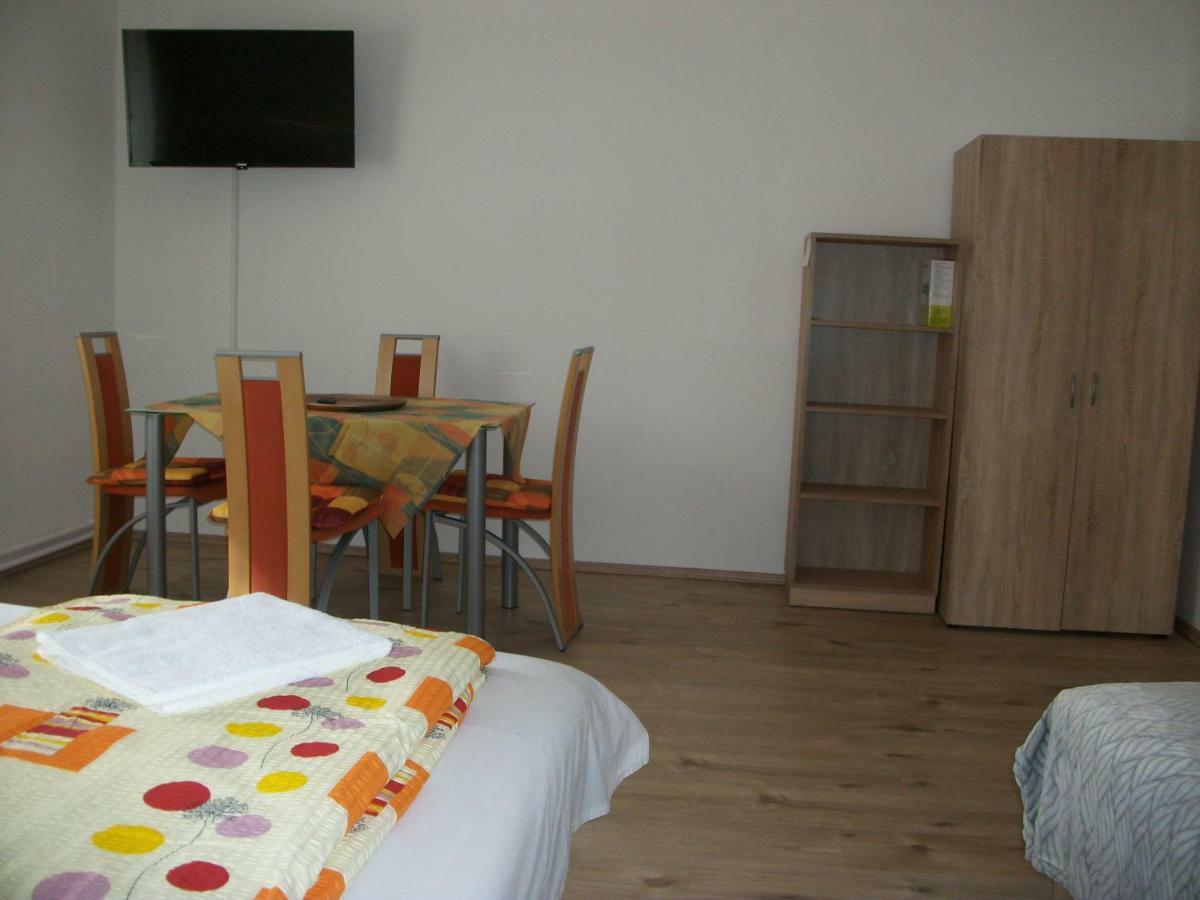 Eden Ii. Hotel Miskolc Exterior photo